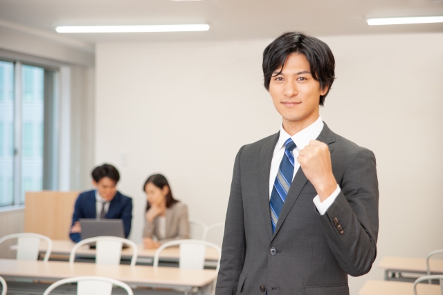 エース社員に依存せず、チームで成果を出す組織へ